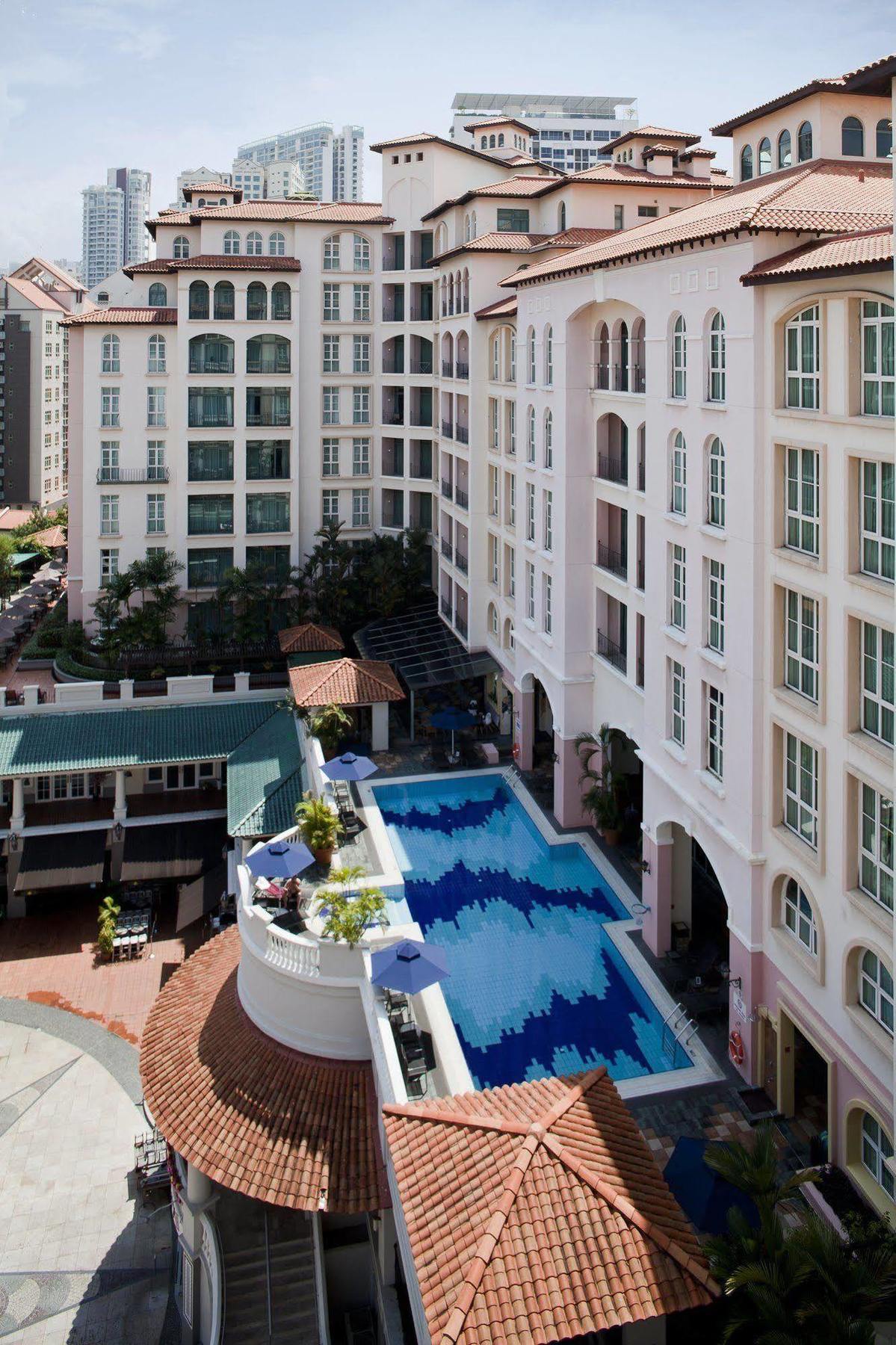 Fraser Place Robertson Walk Singapore Buitenkant foto The swimming pool at the hotel