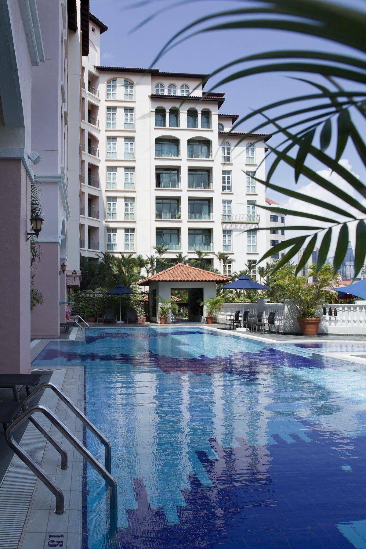 Fraser Place Robertson Walk Singapore Buitenkant foto The swimming pool at the hotel